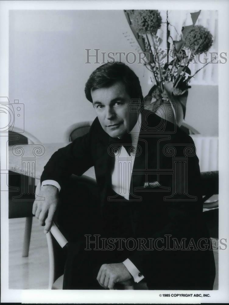1985 Press Photo Robert Wagner in Lime Street - cvp19818 - Historic Images