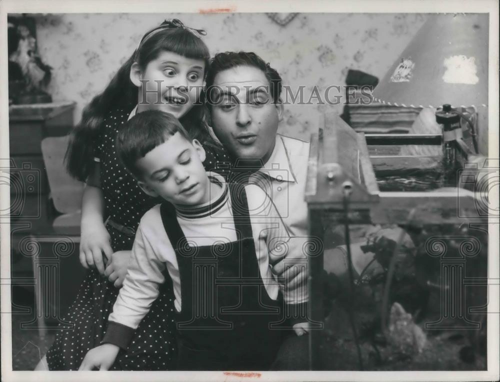 1955 Press Photo Sid Caesar &amp; His Children Michele &amp; Richard - cvp08210 - Historic Images
