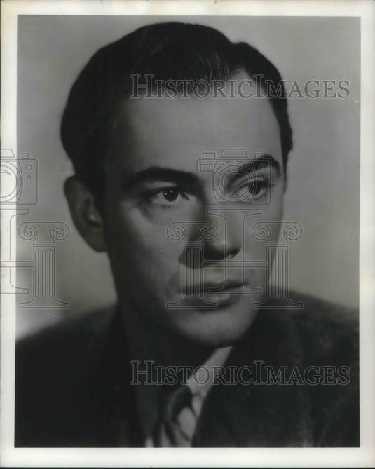 1949 Press Photo John Beal stars in Something's Got to Give - cvp05353 - Historic Images