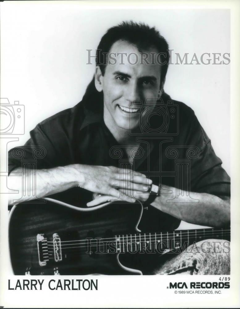 1989 Press Photo Larry Carlton - cvp07572 - Historic Images