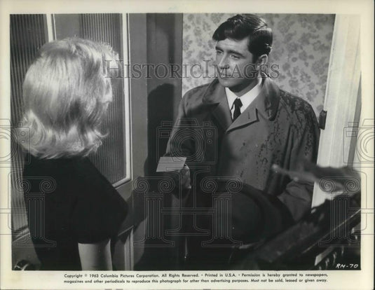 1964 Press Photo Alan Bates in The Running Man - cvp06733 - Historic Images