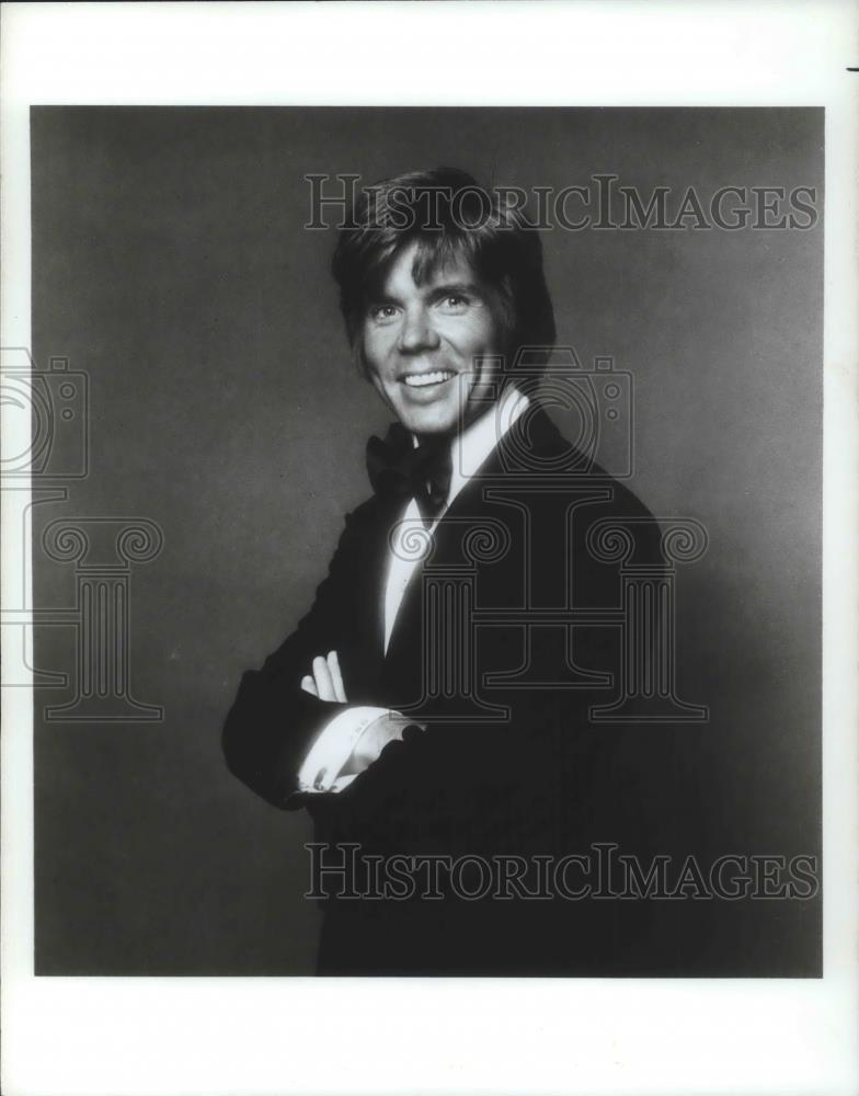 1982 Press Photo John Davidson TV Host Entertainer Singer Actor - cvp01663 - Historic Images