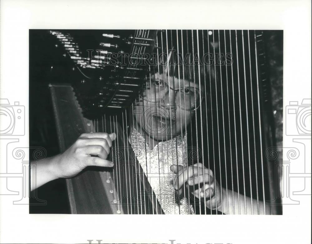 1985 Press Photo Jocelyn Chang Harpist Cleveland Symphony Orchestra - cvp07612 - Historic Images