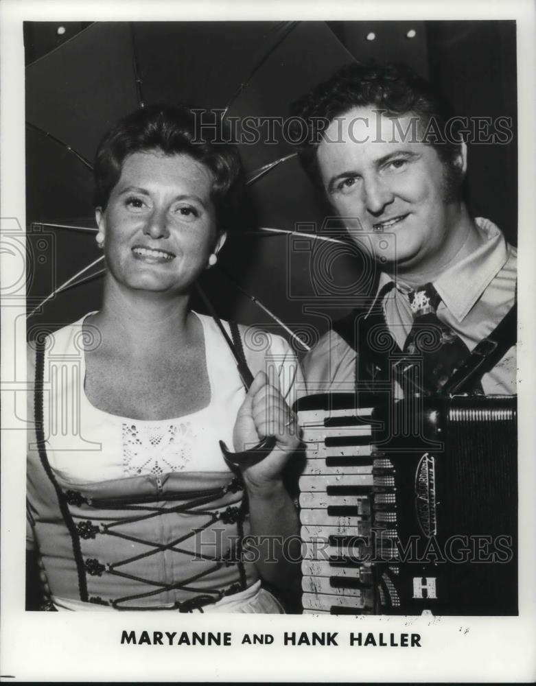 1986 Press Photo Marry And Hank Haller Music Group - cvp15996 - Historic Images