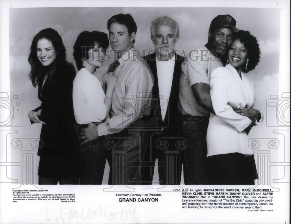 1992 Press Photo Mary-Louise Parker, Kevin Kline & Danny Glover in Grand Canyon - Historic Images