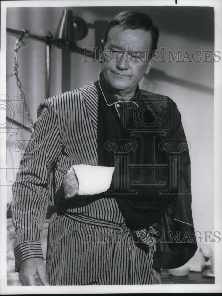 Press Photo John Wayne as Chance Buckman in Hellfighters - cvp19631 - Historic Images