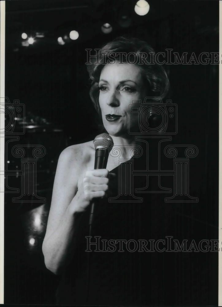 1993 Press Photo Singer Mary Cleere Haran at Rainbow and Stars - cvp15978 - Historic Images