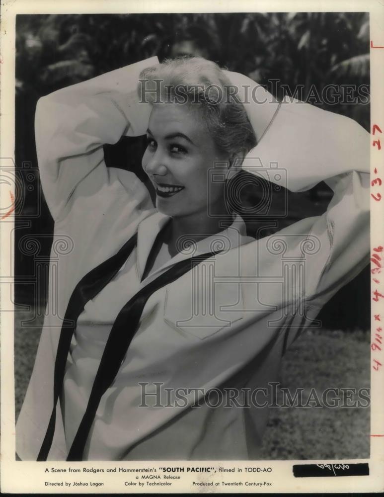 1958 Press Photo Mitzi Gaynor in South Pacific - cvp11779 - Historic Images