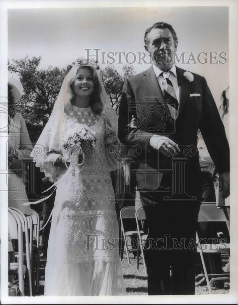 1973 Press Photo Monie Ellis &amp; Macdonald Carey - cvp04630 - Historic Images