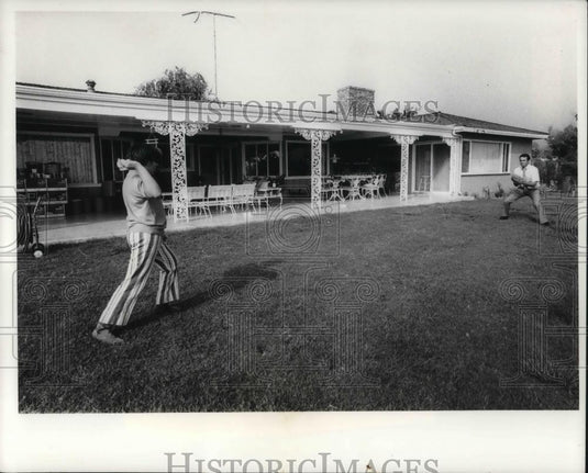 1971 Press Photo Jose Feliciano Playing Catch with Friend - cvp18423 - Historic Images
