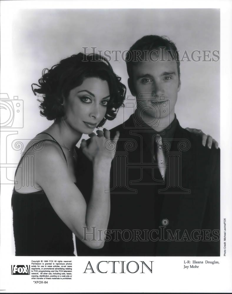 1999 Press Photo Illeana Douglas &amp; Joy Mohr in Action - cvp11227 - Historic Images