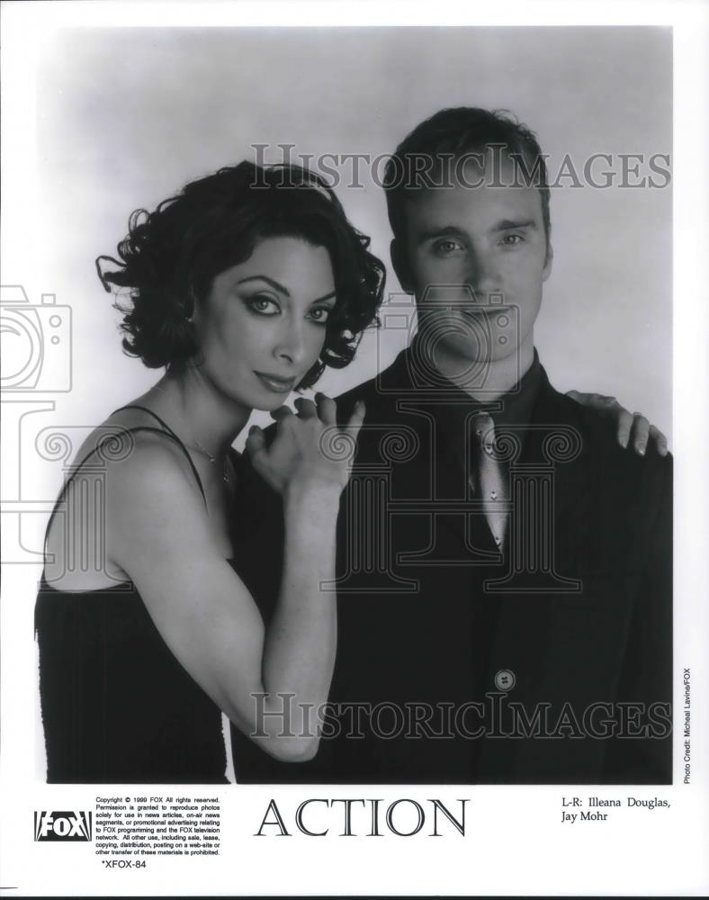 1999 Press Photo Illeana Douglas & Joy Mohr in Action - cvp11227 - Historic Images