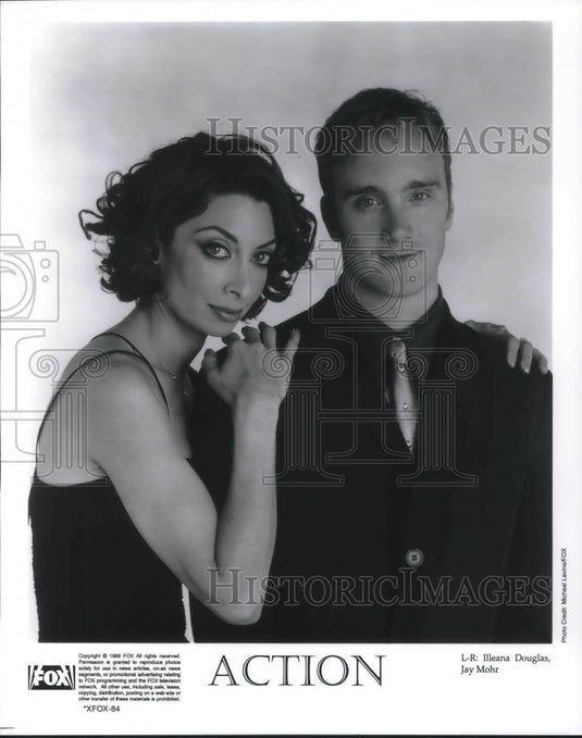 1999 Press Photo Illeana Douglas & Joy Mohr in Action - cvp11227 - Historic Images