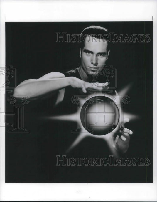 1995 Press Photo Brett Daniels Magician Illusionist - cvp01613 - Historic Images