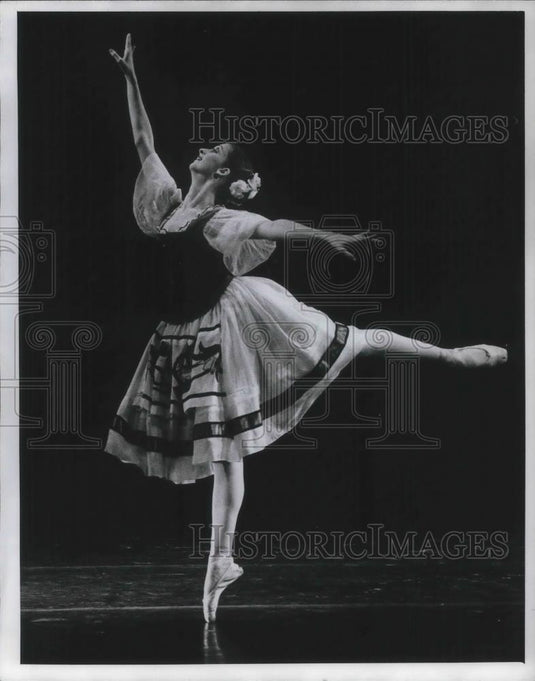 1976 Press Photo DeAnn Duteil in Flower Festival - cvp04554 - Historic Images