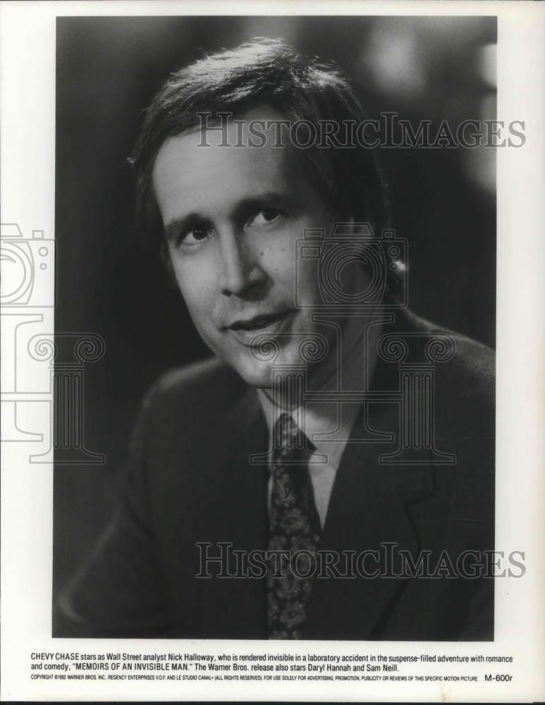 1992 Press Photo Chevy Chase in Memoirs of an Invisible Man - cvp07120 - Historic Images