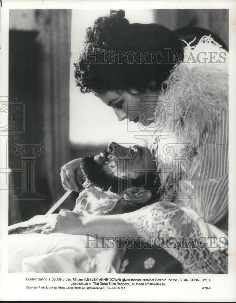 1979 Press Photo Lesley-Anne Down and Sean Conner in The Great Train Robbery - Historic Images