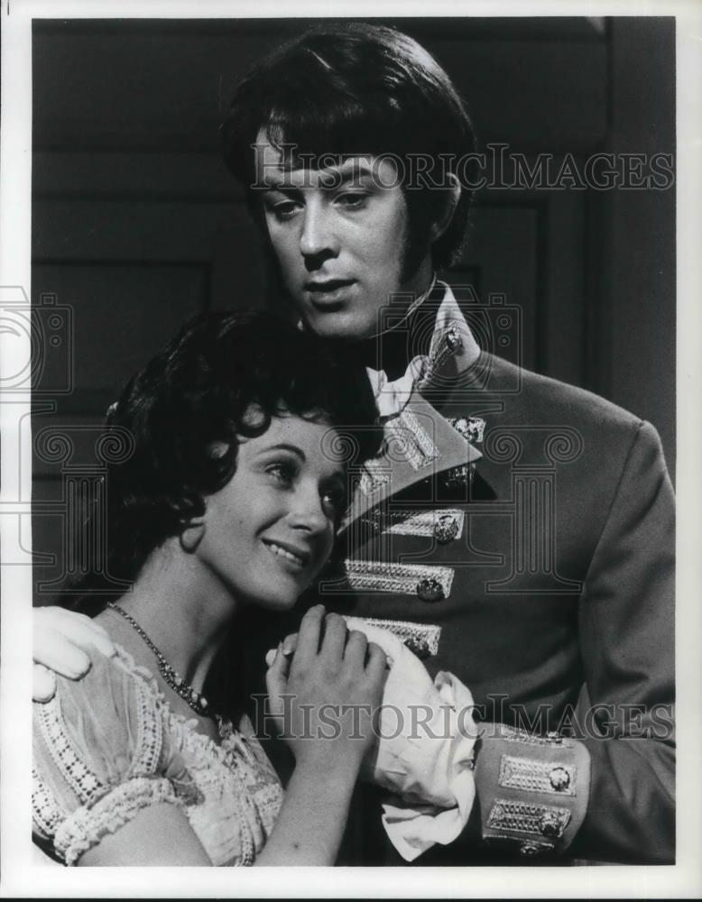 Press Photo Marilyn Taylerson and Roy Marsden in Vanity Fair - cvp12044 - Historic Images