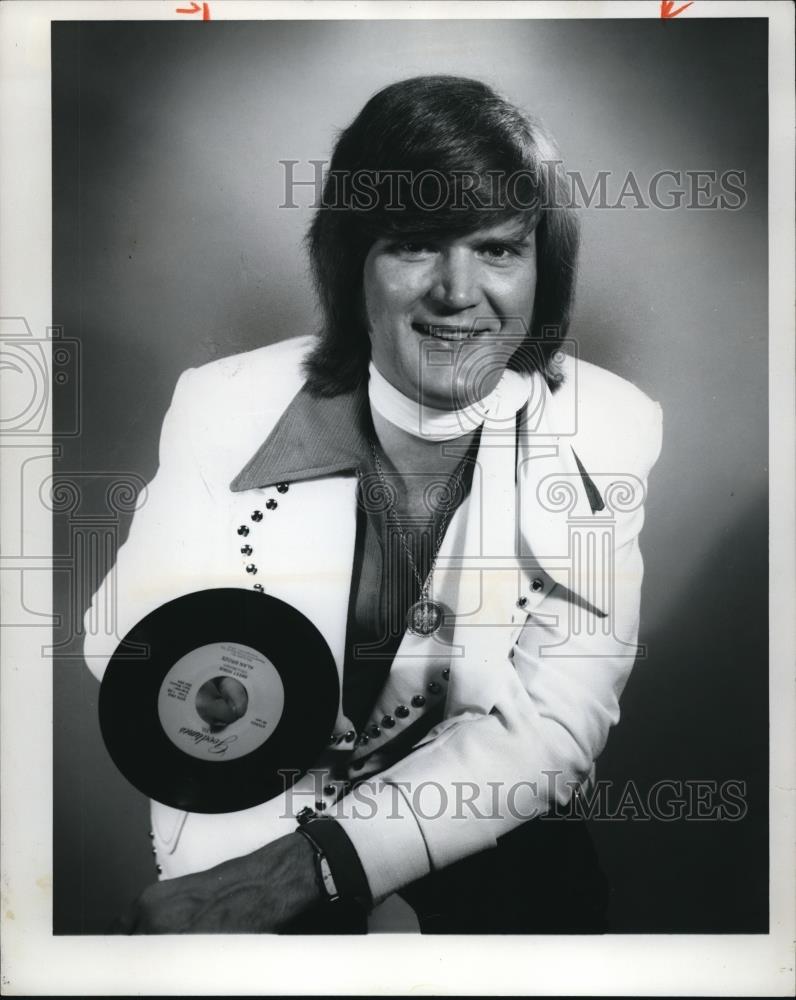 1975 Press Photo Alan Broze Singer Songwriter - cvp00315 - Historic Images