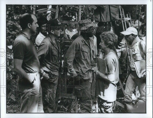 1989 Press Photo Co-Producer's Jim Carabatsos & Marcia Nasatir of Hamburger Hill - Historic Images