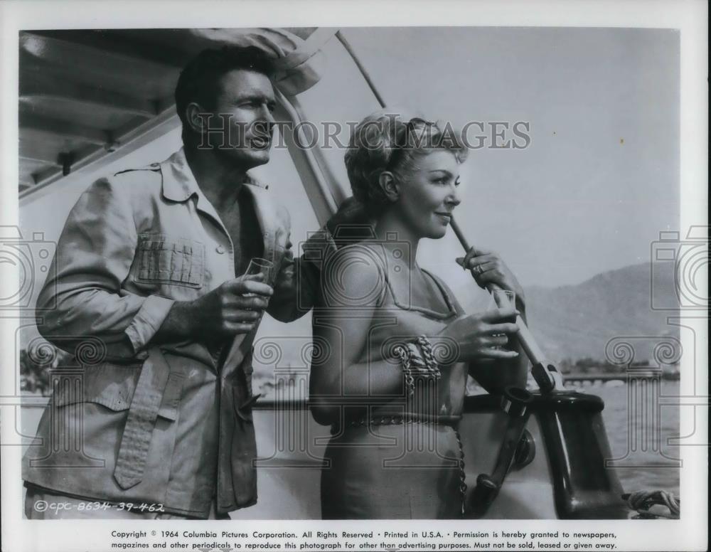 1966 Press Photo Lana Turner & Cliff Robertson in Love Has Many Faces - Historic Images