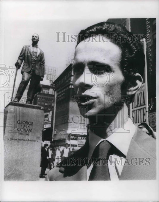 1968 Press Photo Joel Grey - cvp18018 - Historic Images