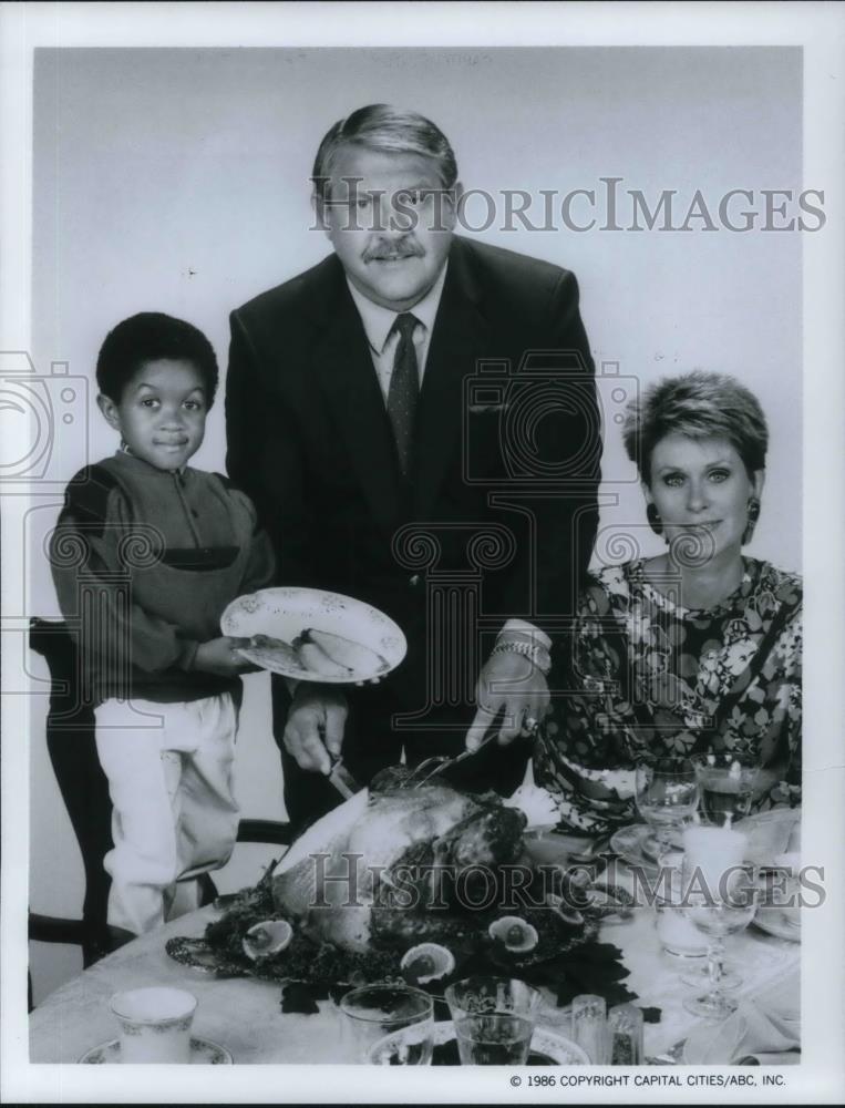 1986 Press Photo Alex Karras, Susan Clark & Emmanuel Lewis in Webster - Historic Images