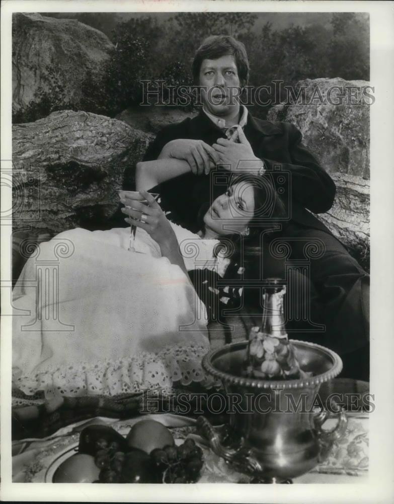 1973 Press Photo Jess Walton and David Hartman in ABC&#39;s You&#39;ll Never See Me Agai - Historic Images