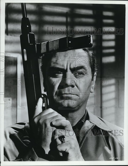 1969 Press Photo Ernest Borgnine in The Split - cvp00529 - Historic Images