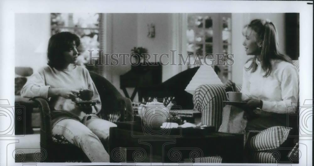 1993 Press Photo Rebecca De Mornay & Annabella Sciorra Hand that Rocks The Cradl - Historic Images