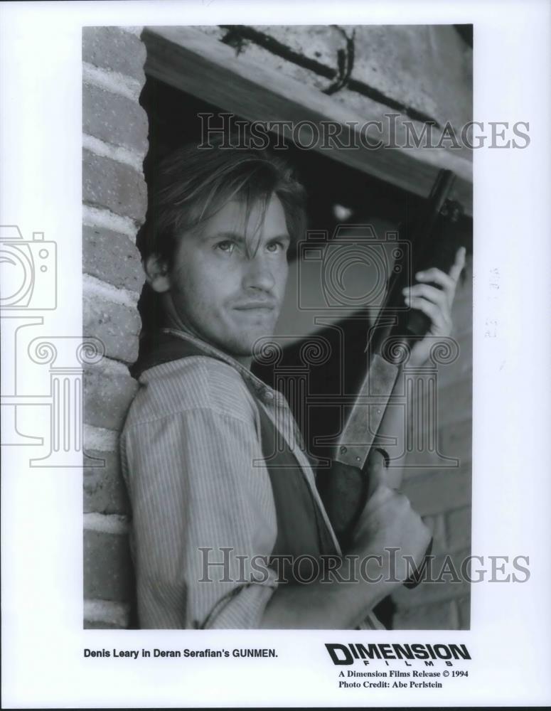 1995 Press Photo Denis Leary in Gunmen - cvp10568 - Historic Images