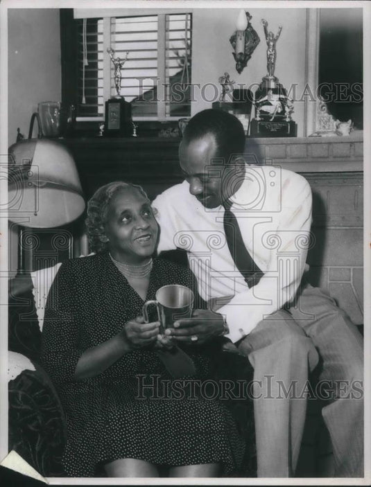 1953 Press Photo Harrison Dillard, Track Runner & His Mother - cvp03256 - Historic Images