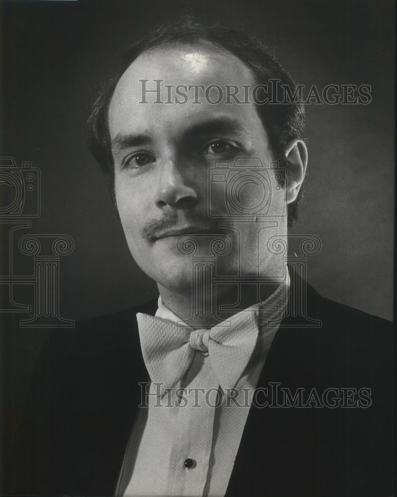 1985 Press Photo Timothy Clark Baritone - cvp04254 - Historic Images