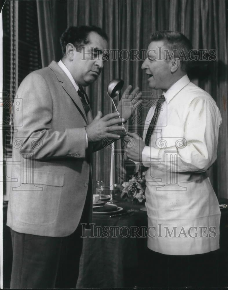 1966 Press Photo George Gobel &amp; Phil Foster in The Odd Couple - Historic Images