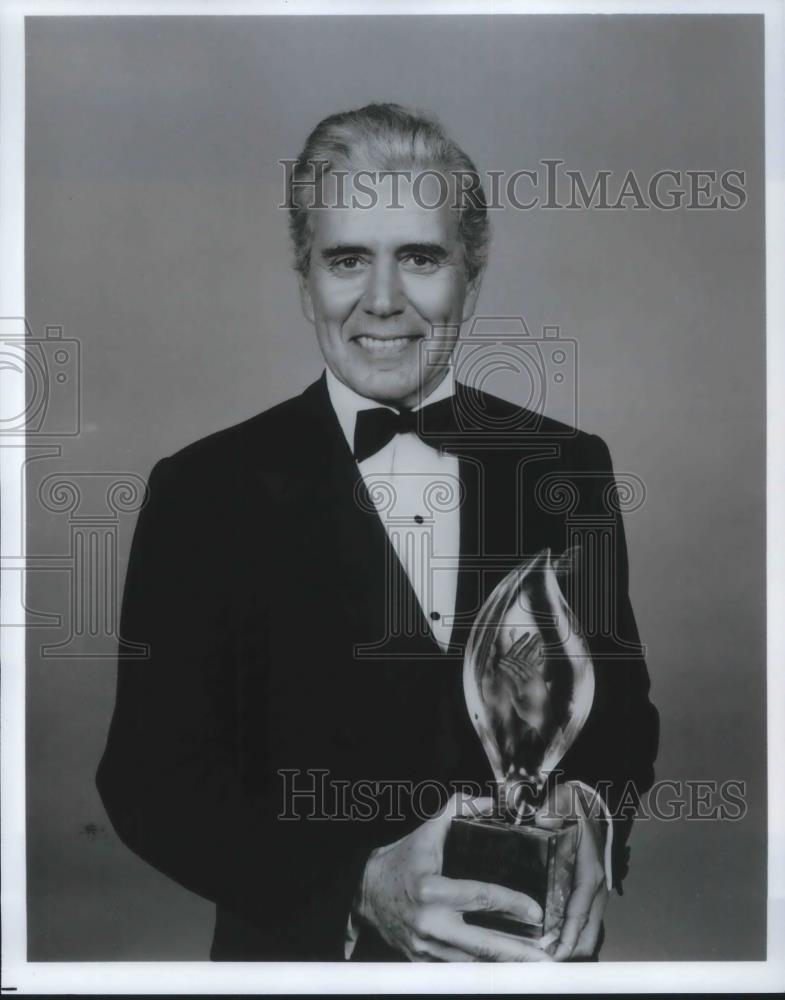 1985 Press Photo John Forsythe Actor on Eleventh Annual People&#39;s Choice Awards - Historic Images