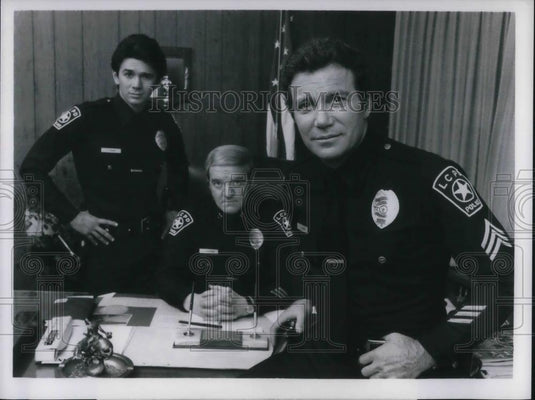 1982 Press Photo William Shatner, Adrian Zmed, April Clough in TJ Hooker - Historic Images
