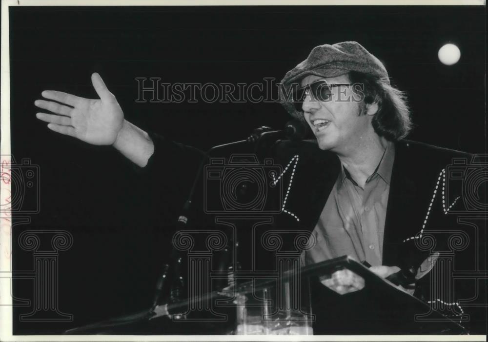 1989 Press Photo Dion DiMucci Rock Singer Inducted Rock n Roll Hall of Fame - Historic Images
