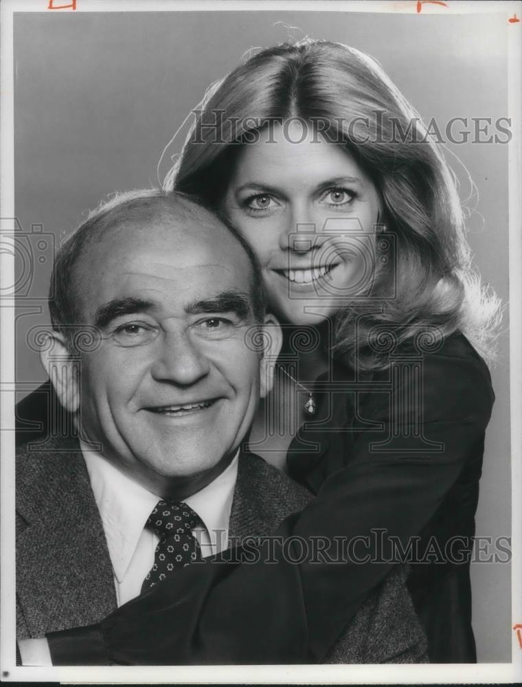 1981 Press Photo Ed Asner and Meredith Baxter Birney in The Family Man - Historic Images