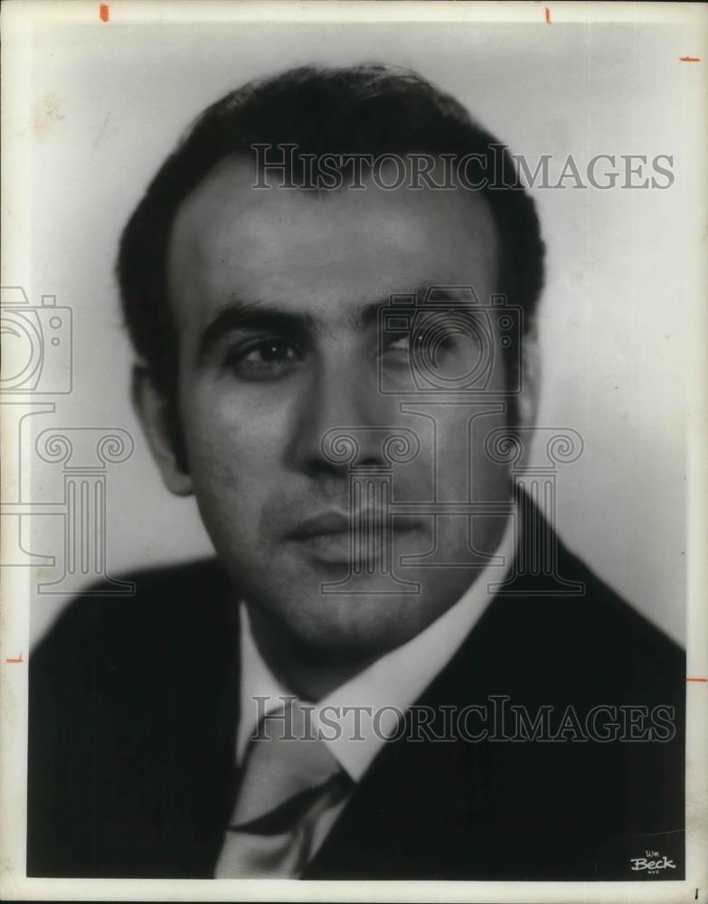1977 Press Photo Adib Fazah Baritone - cvp11852 - Historic Images