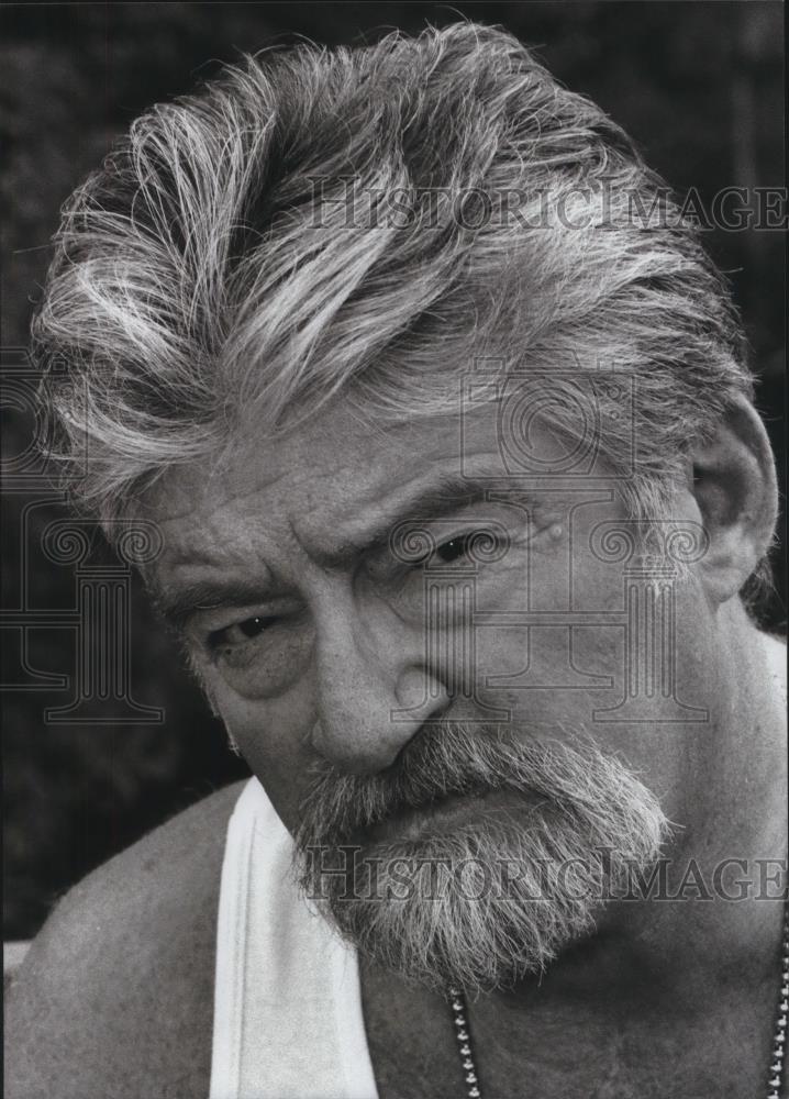 2004 Press Photo Joe Eszterhas Screen Writer Big Budget Films - cvp06189 - Historic Images