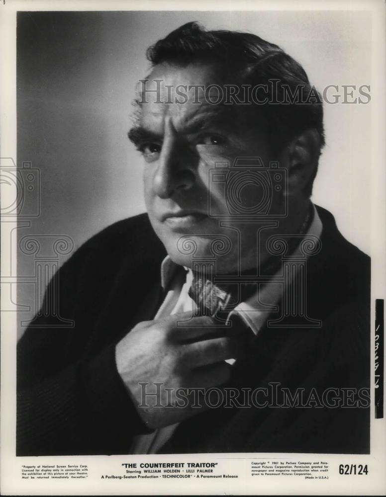 1964 Press Photo Hugh Griffith The Counterfeit Traitor - cvp17499 - Historic Images