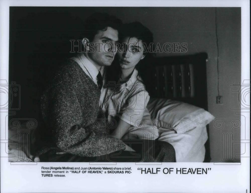 Press Photo Angela Molina and Antonio Valera share moment in Half of Heaven - Historic Images