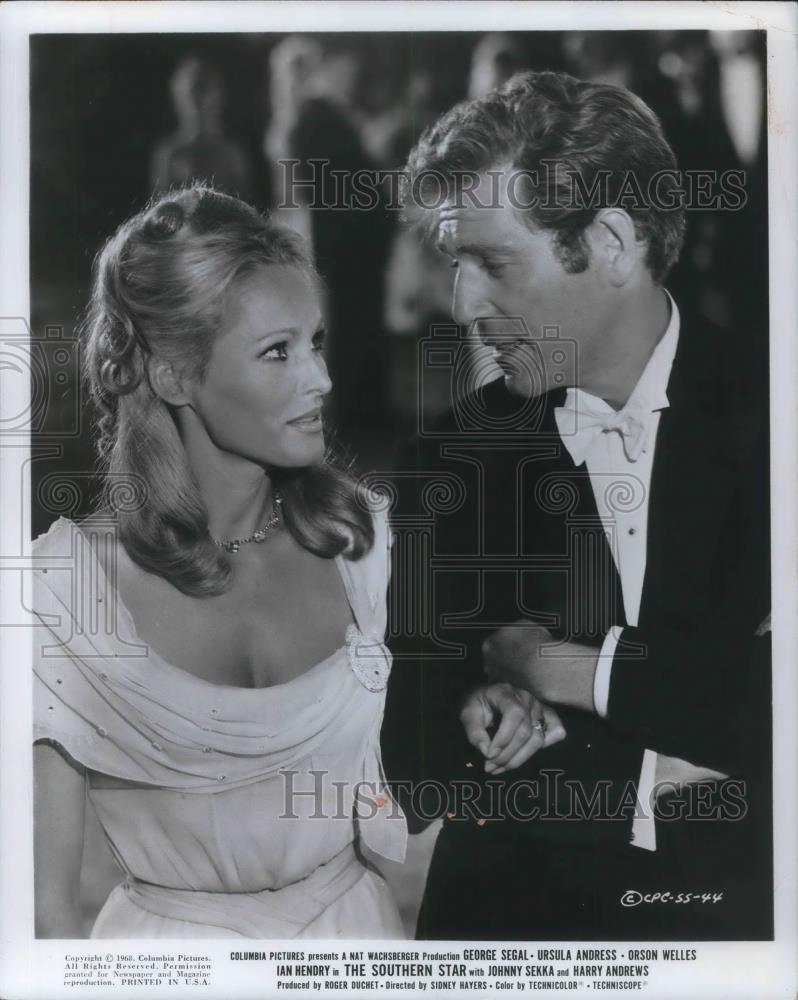 1969 Press Photo Ursula Andrews and George Segal in The Southern Star - Historic Images