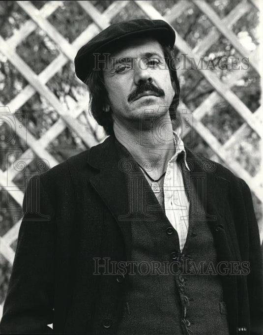 Press Photo Sonny Bono in Escape to Athena - cvp00928 - Historic Images