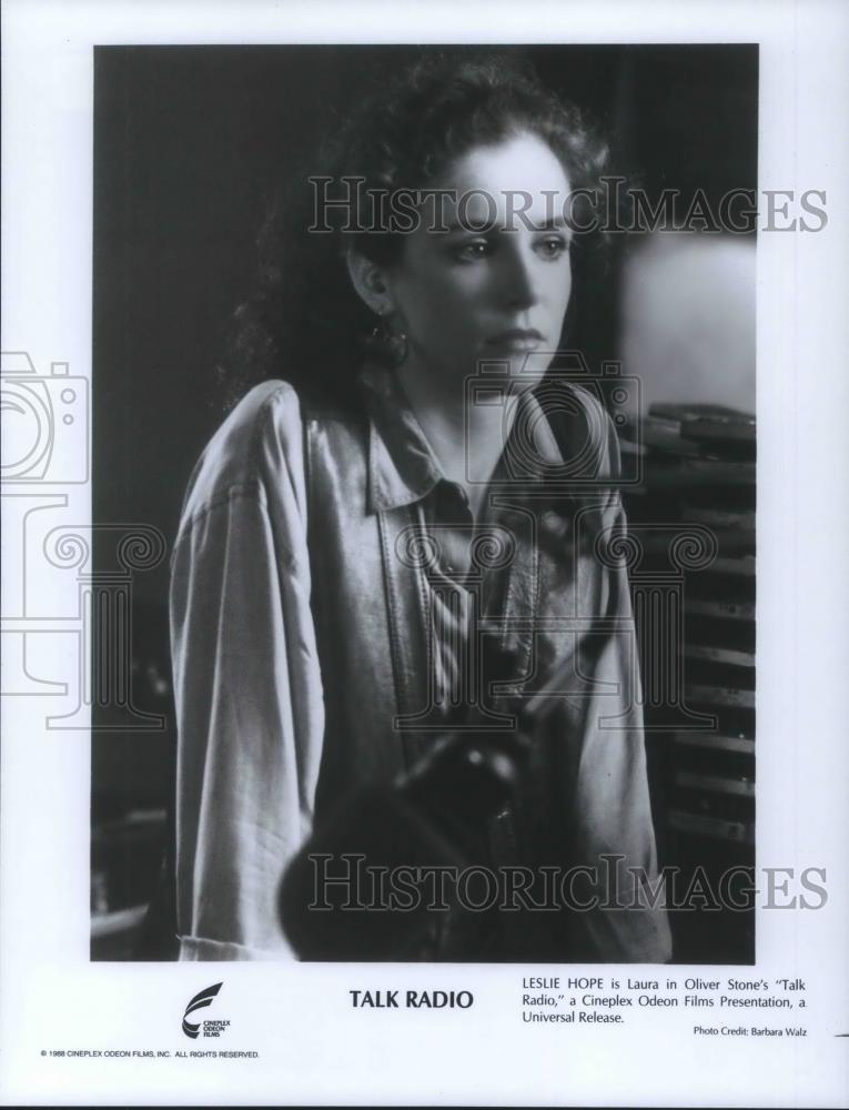 1988 Press Photo Leslie Hope in Talk Radio - cvp11370 - Historic Images