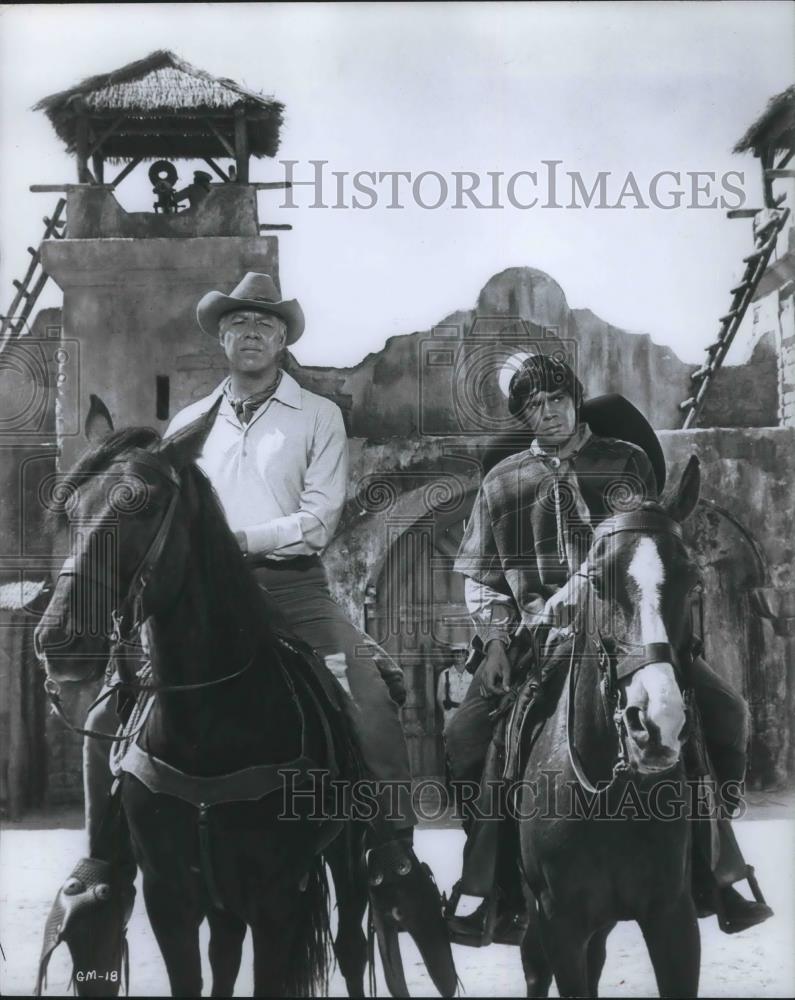 1970 Press Photo George Kennedy &amp; Reni Santoni in Guns of the Magnificent Seven - Historic Images