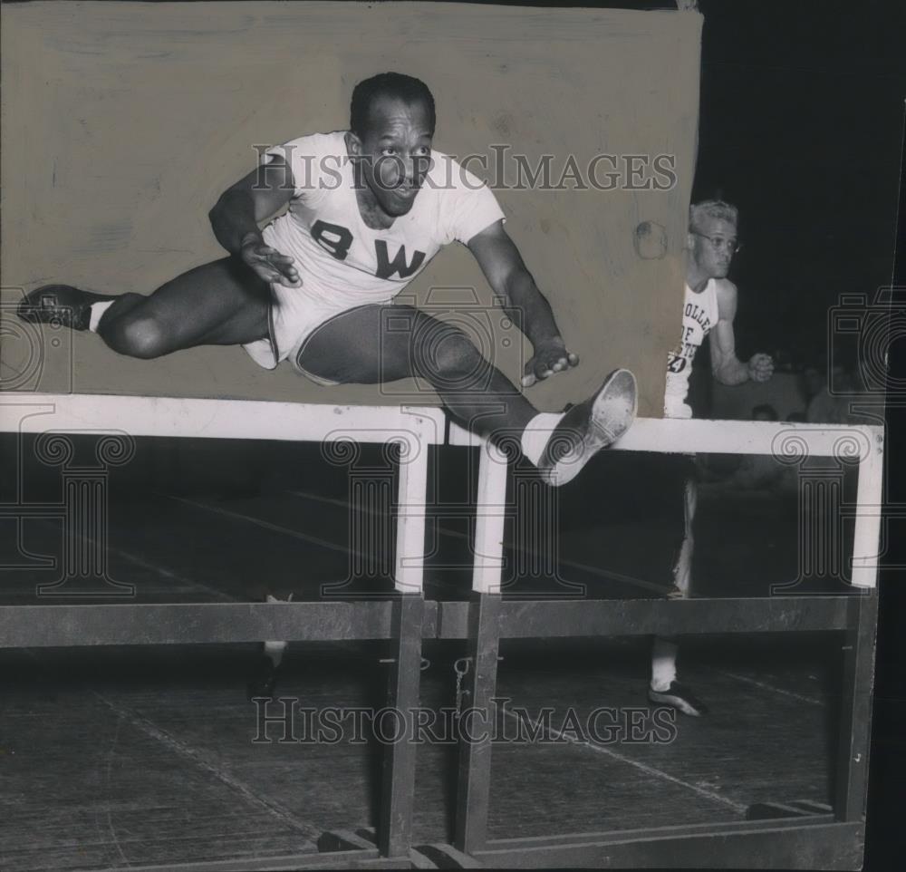 1952 Press Photo Harrison Dillard College Track - cvp02901 - Historic Images