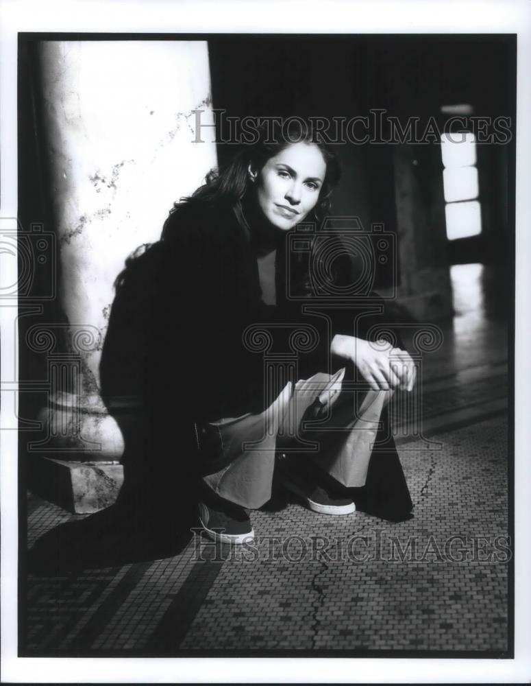 1999 Press Photo Amy Brenneman in Judging Amy - cvp11228 - Historic Images