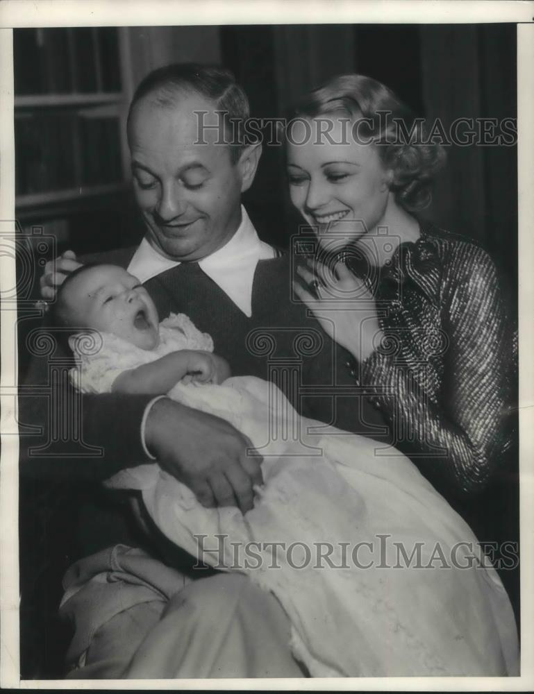 1934 Press Photo Harry Joe Brown and Sally Eilers Actress New Baby Harry Jr. - Historic Images