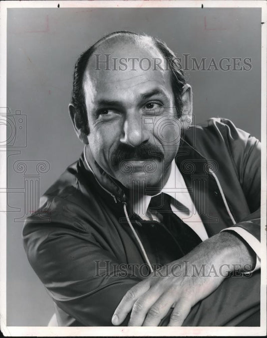 1971 Press Photo Herschel Bernardi in Arnie - cvp01216 - Historic Images